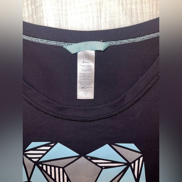 ivivva by Lululemon Girls 12 Tunic Top – Geometric Heart - Picture 5 of 5
